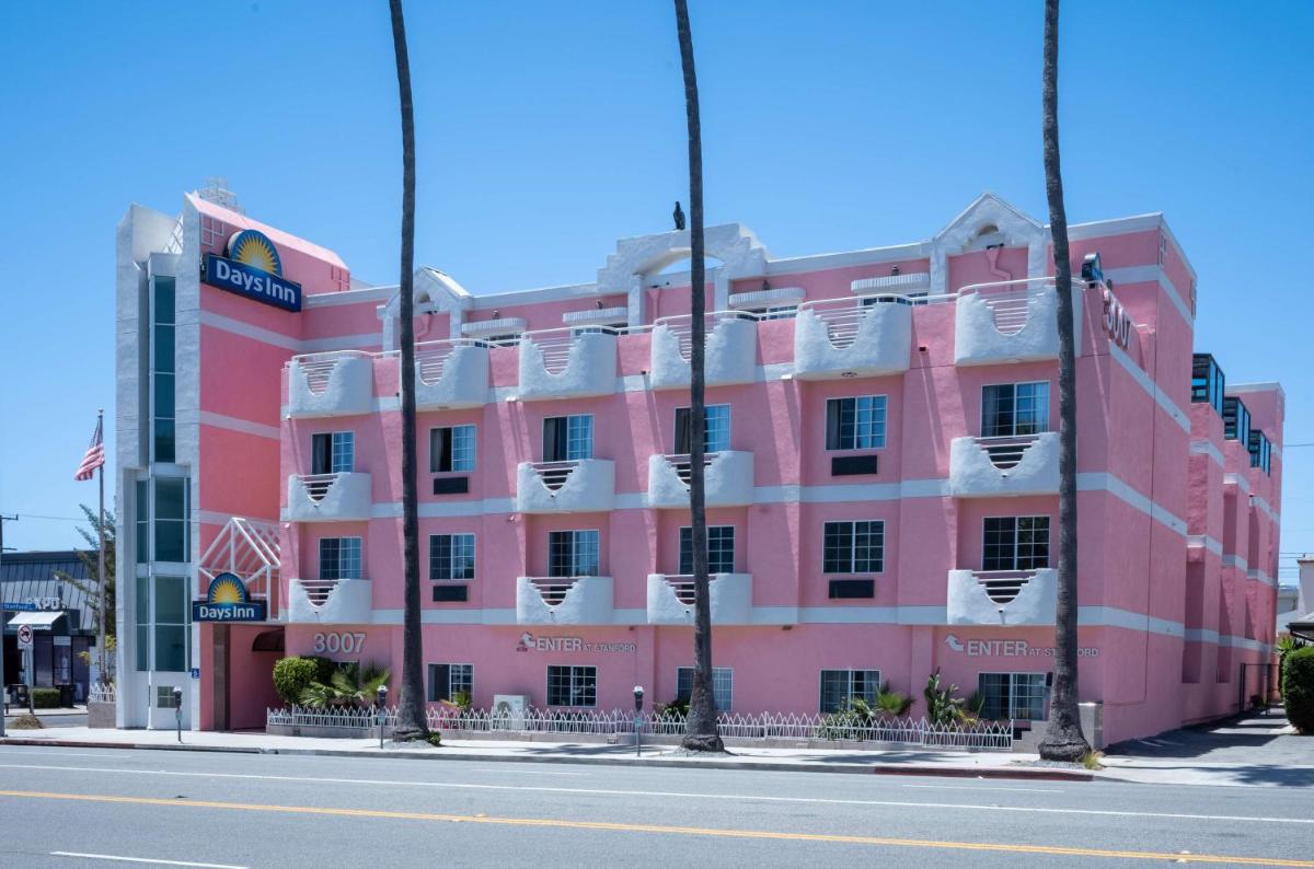 Days Inn by Wyndham Santa Monica - Housity