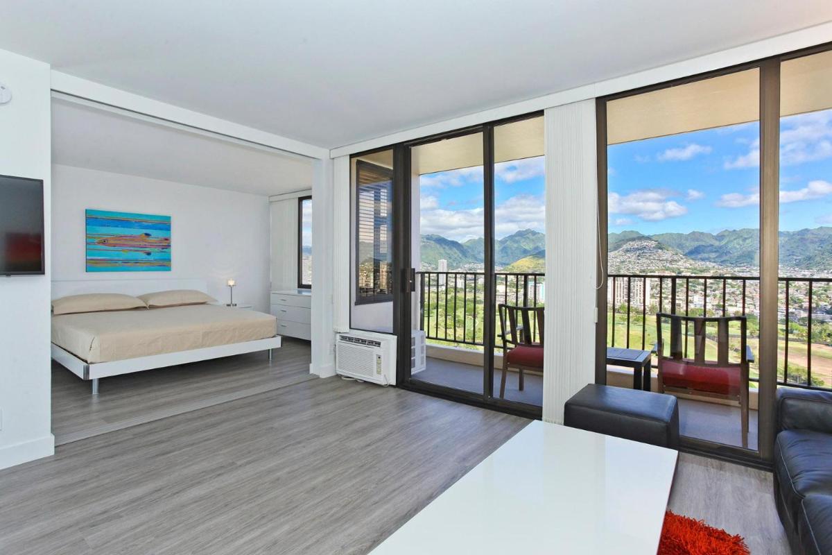 Waikiki Banyan #3205-T2 - Housity