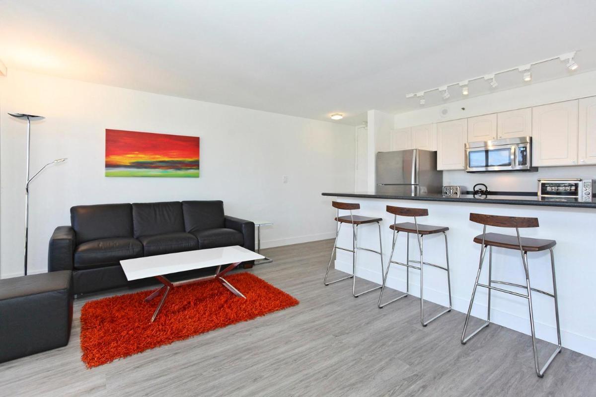 Waikiki Banyan #3205-T2 - Housity