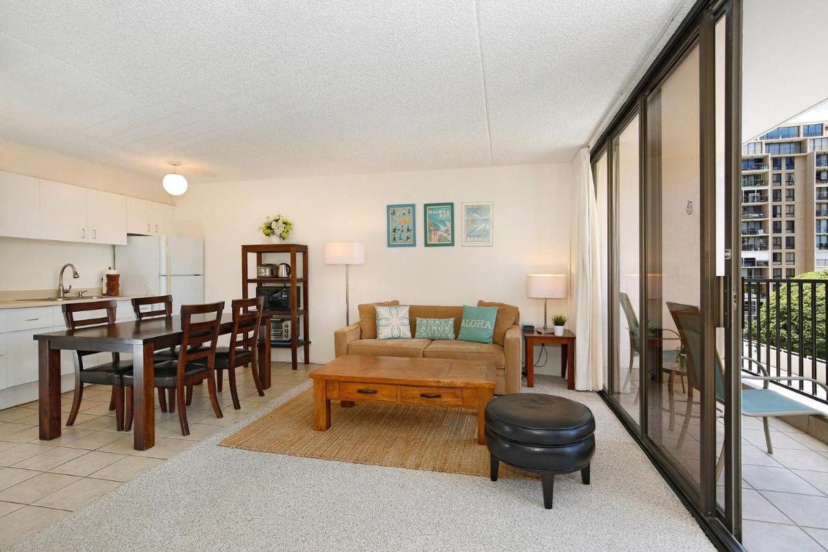 Waikiki Banyan #611-T2 - Housity