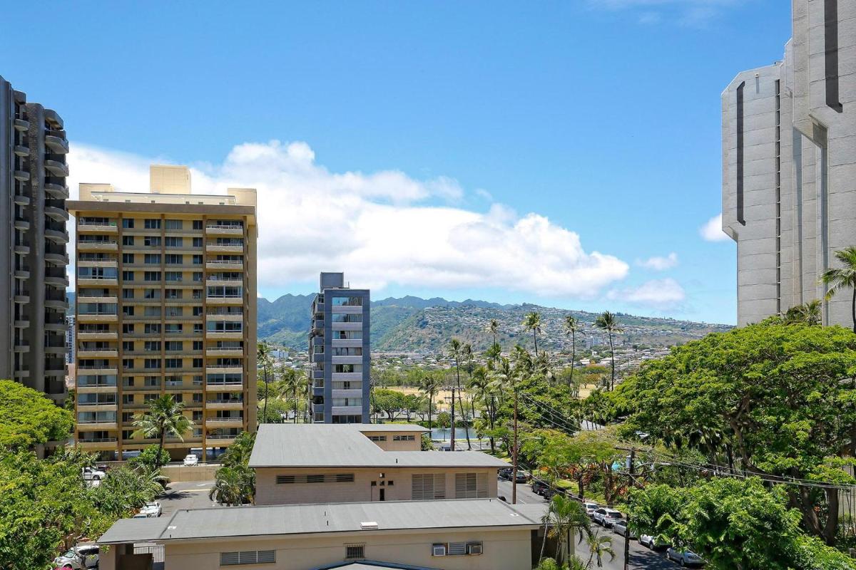 Waikiki Banyan #611-T2 - Housity