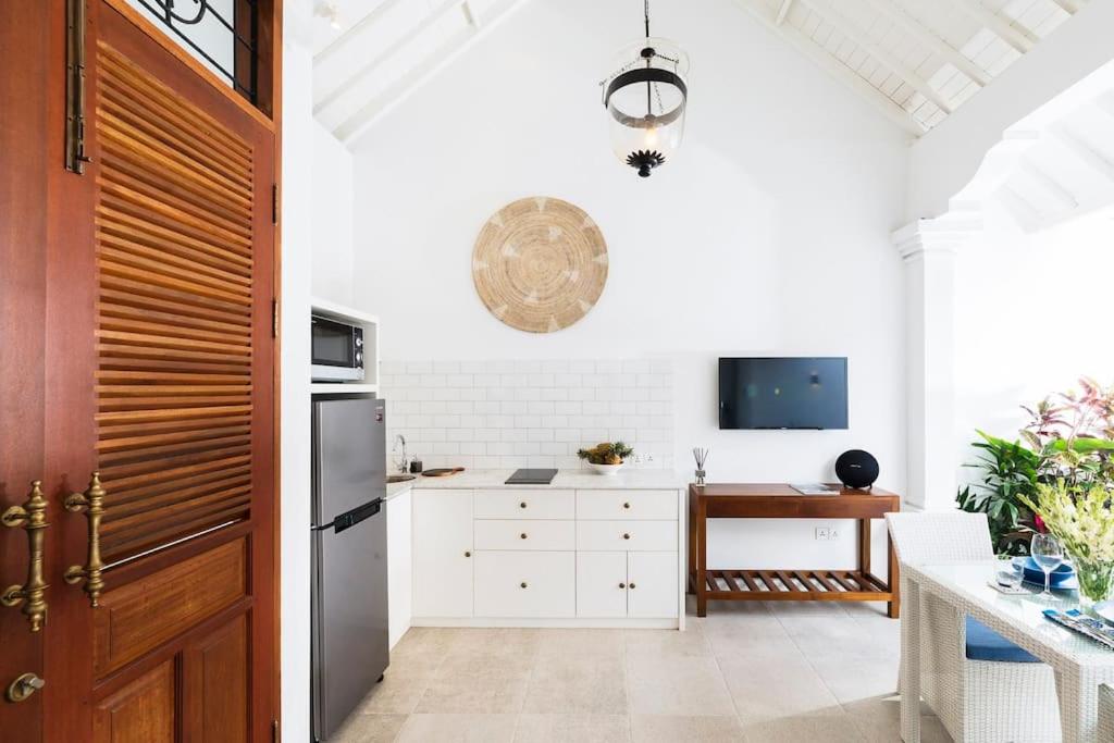 Casa Sintra - Romantic, tranquil hideaway, walk to beach - Housity
