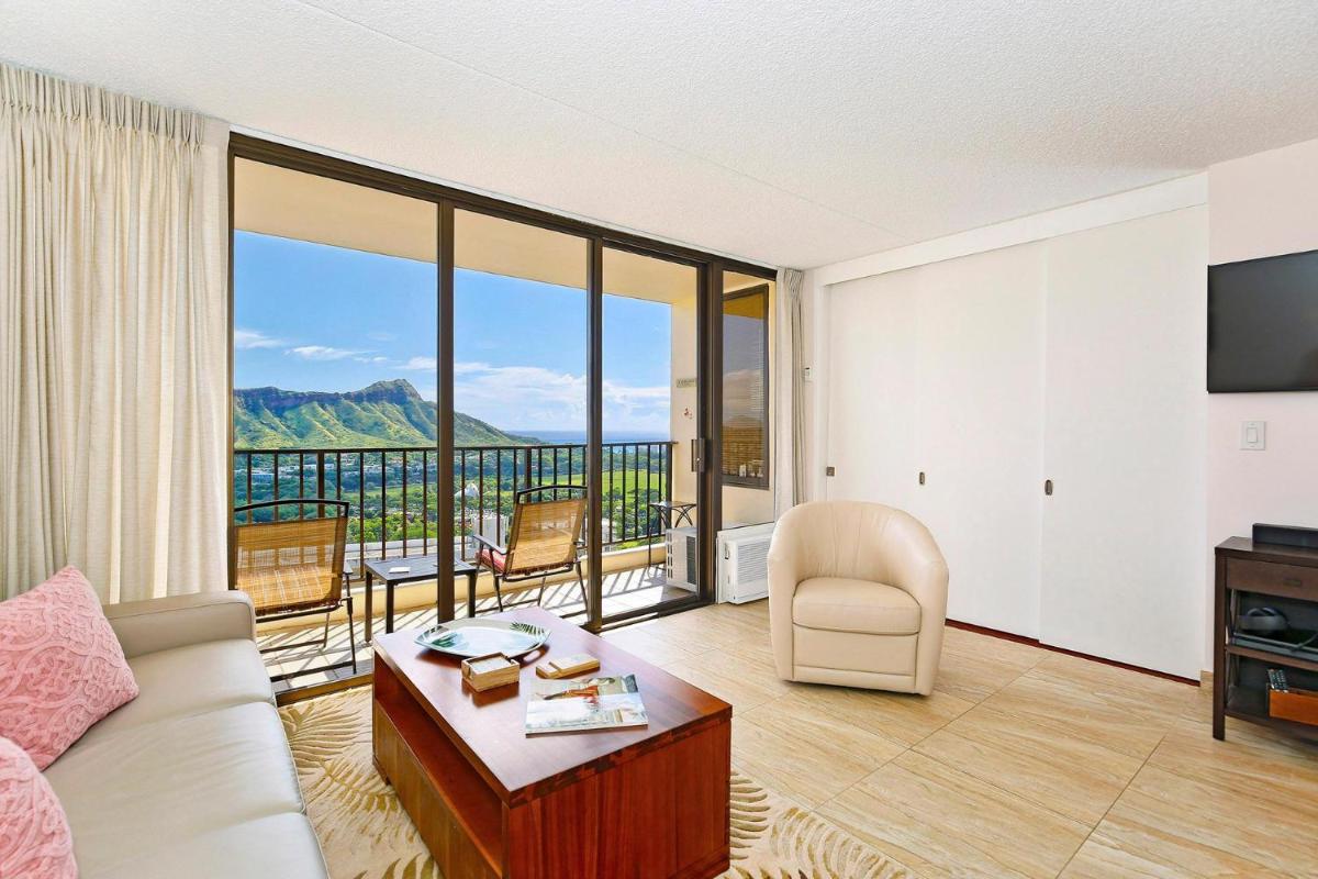Waikiki Banyan #3511-T1 - Housity