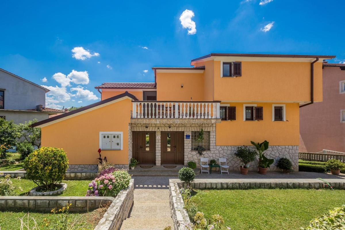 Apartments for families with children Viskovo, Rijeka - 18894 - Housity