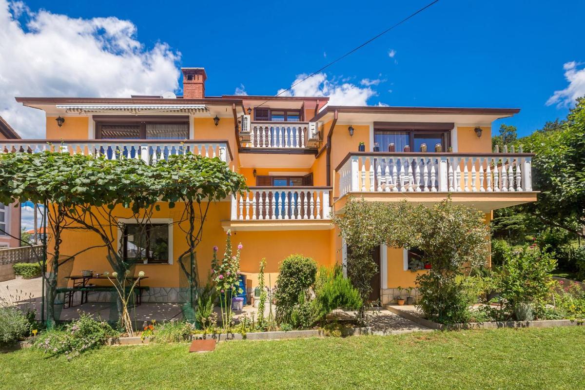 Apartments for families with children Viskovo, Rijeka - 18894 - Housity