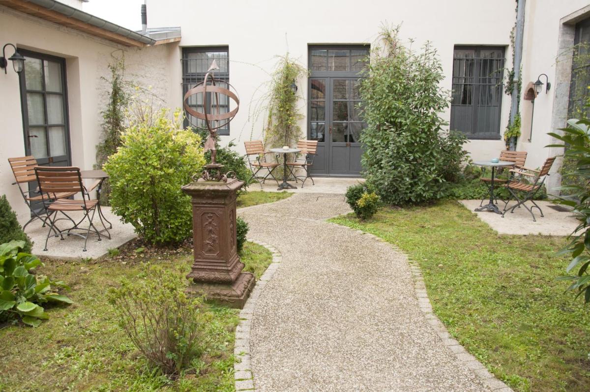 Jardin de l'établissement Hôtel Restaurant Spa Le Sauvage