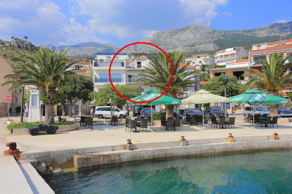 Apartments by the sea Podgora, Makarska - 18918 - Housity