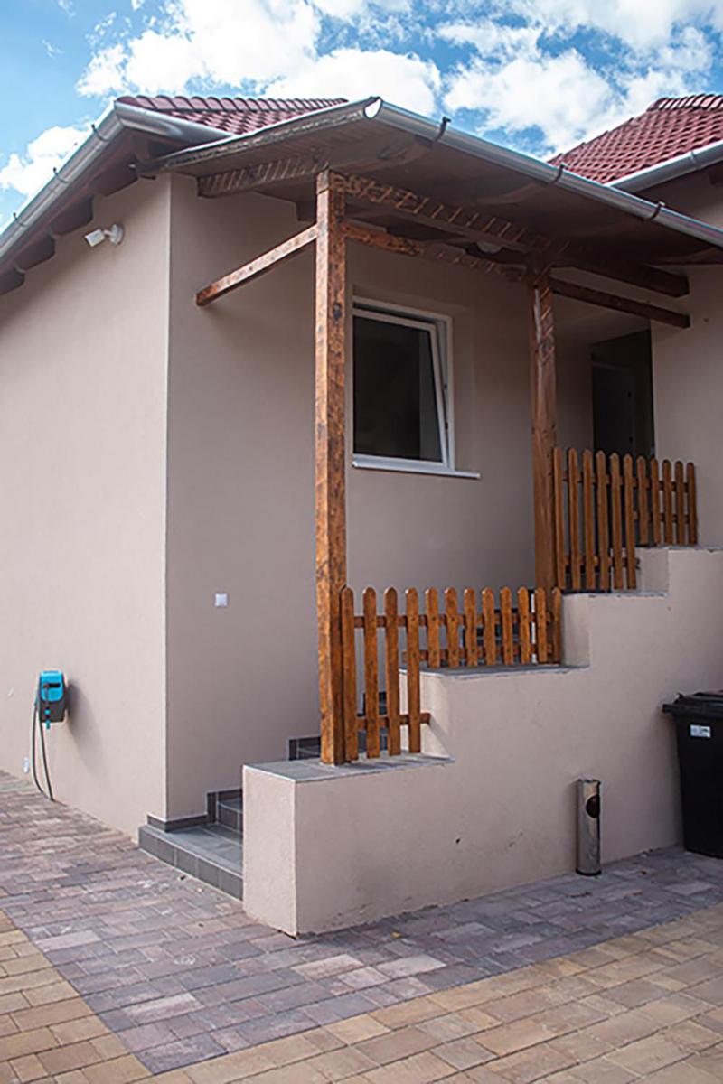 SárvárLAK Apartmanház - Housity