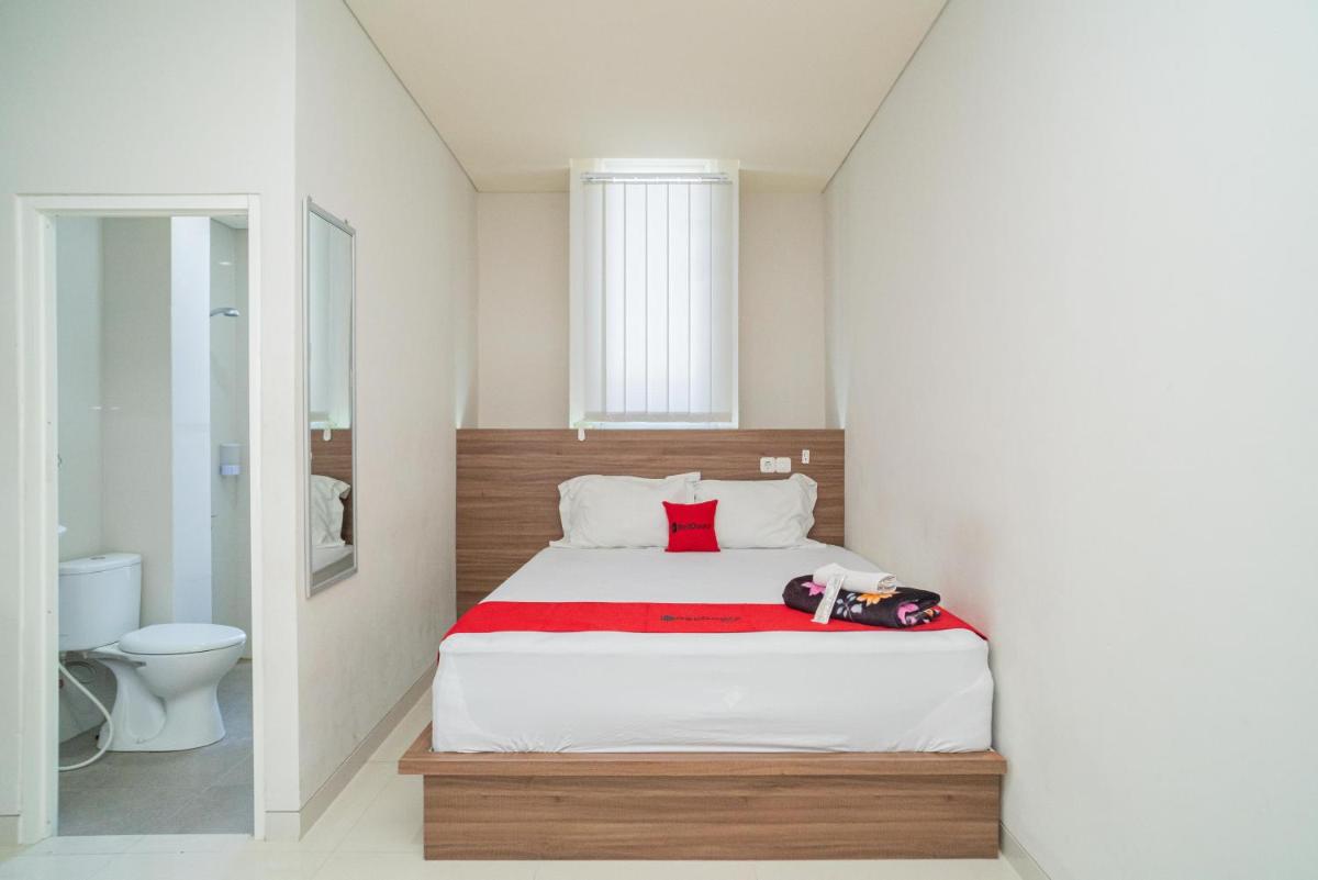 RedDoorz Plus @ Jalan Pemuda Timur Bojonegoro - Housity