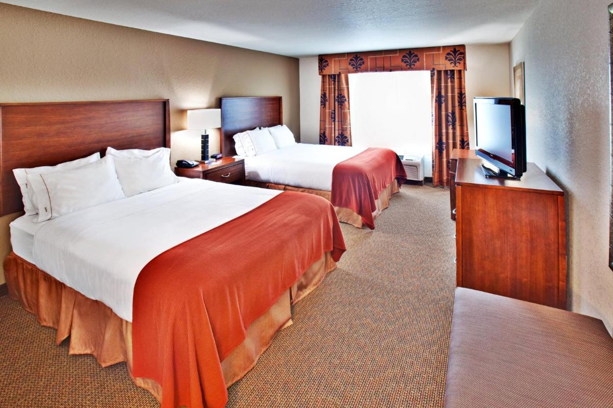 Holiday Inn Express Hotel & Suites - Dubuque West, an IHG Hotel - Housity