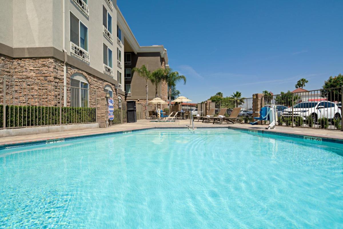 Holiday Inn Express Fresno South by IHG - Housity