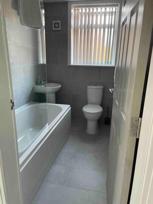 Newly refurbished one bedroom apartment - Housity