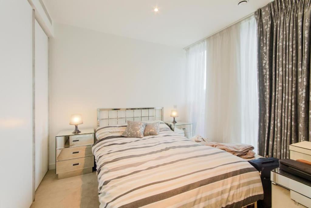Skyview Waterside City Luxury Apartment - Housity