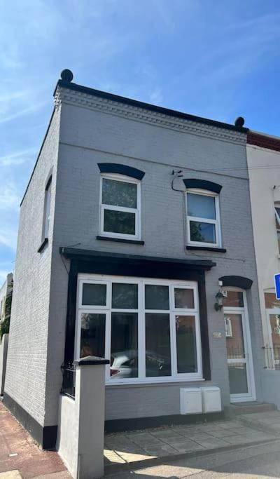 City beach air B&B 2 - Housity