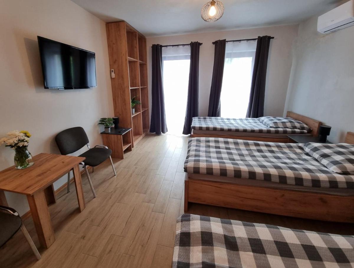 Pokoje pod Wietrznią - Housity