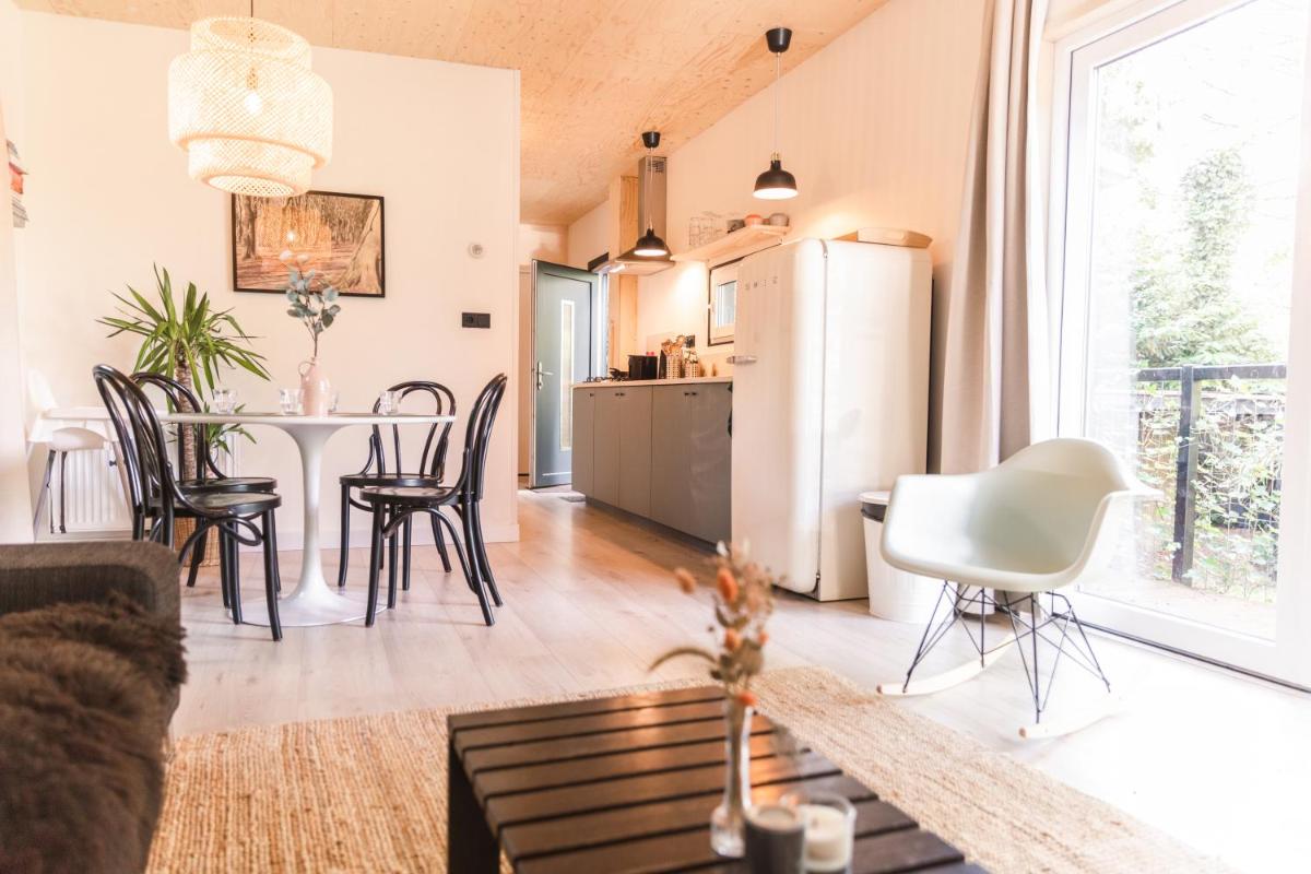 Black Cabin, uniek nieuw verblijf midden op de Veluwe - Housity