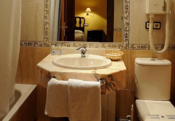 Hotel El Oasis - Housity