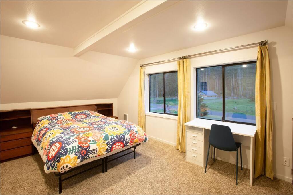 Crystal Moon Cabin - Housity