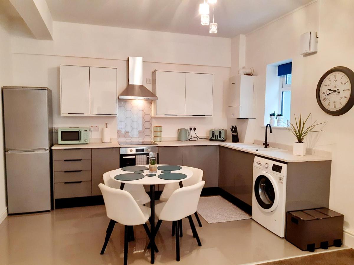 No's 7 and 8 Llewelyn Apartments - Housity