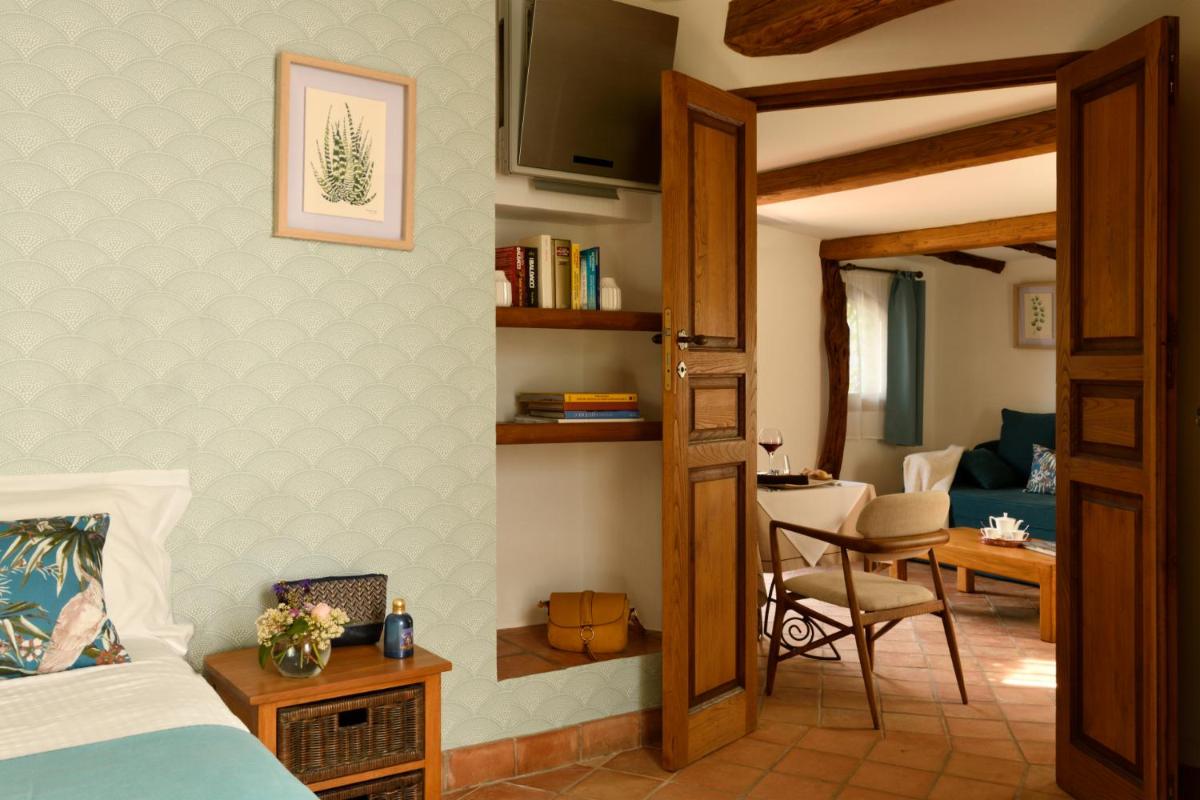Coin salon dans l'établissement Lodge de Charme A Cheda
