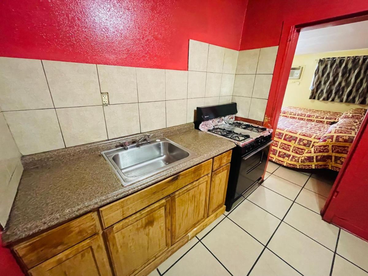 Royal Palms Motel & RV Park - Housity