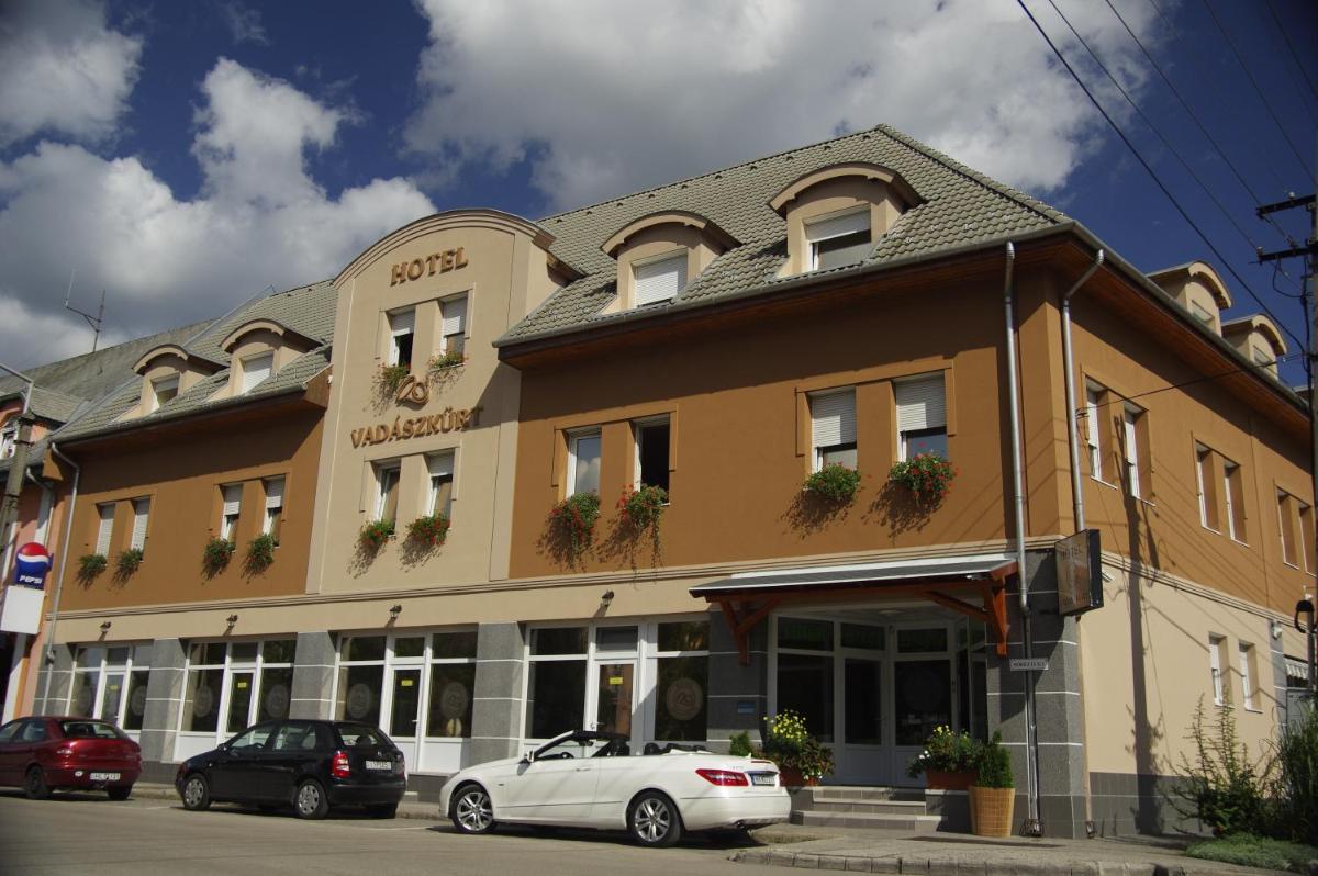 Hotel Vadászkürt Superior - Housity