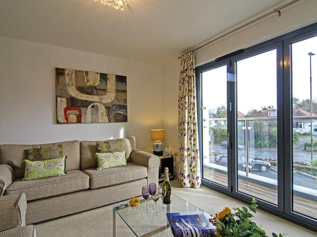 BEACHES - South Sands beach house - Housity