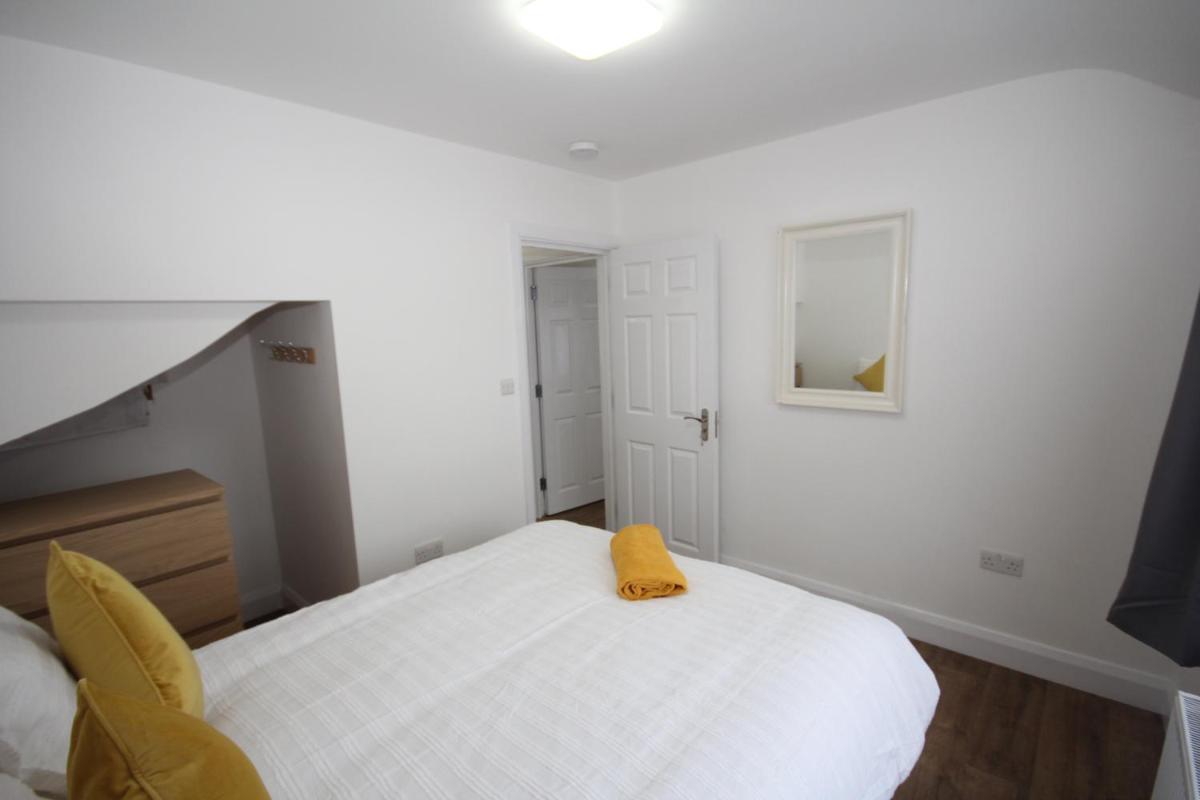 The Heathrow House - Housity