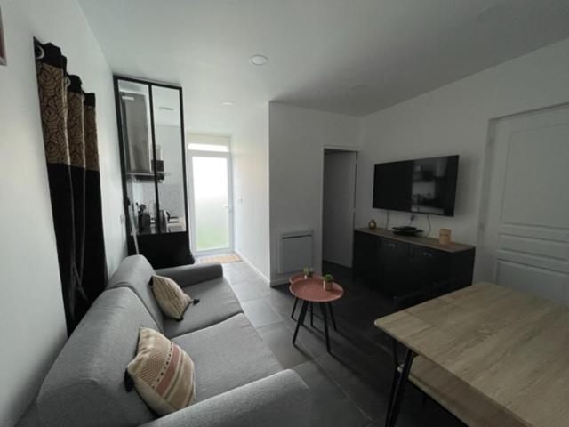 - Le Nuage - Unique, espace Spa privatif et jardin avec plancha et salon privatif, stationnement public gratuit - Housity