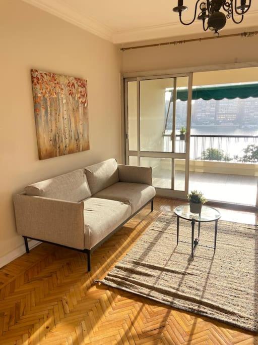 Heart of Cairo Studio with Exceptional Nile View - Housity