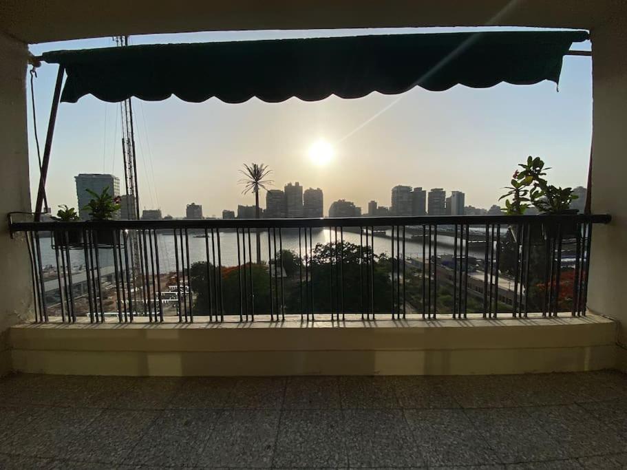 Heart of Cairo Studio with Exceptional Nile View - Housity