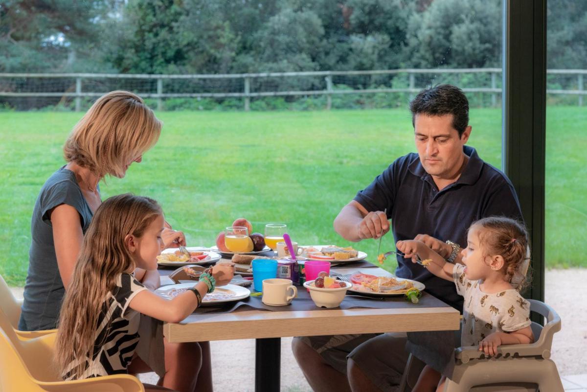 Clientes alojados en Vilar Rural De Sant Hilari Sacalm by Serhs Hotels
