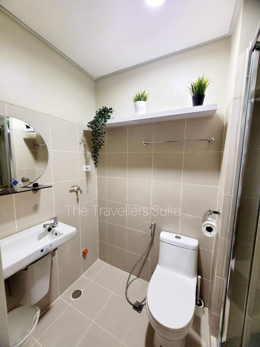 Fame Residence Along EDSA mins walk to Ortigas & SM Megamall - Housity