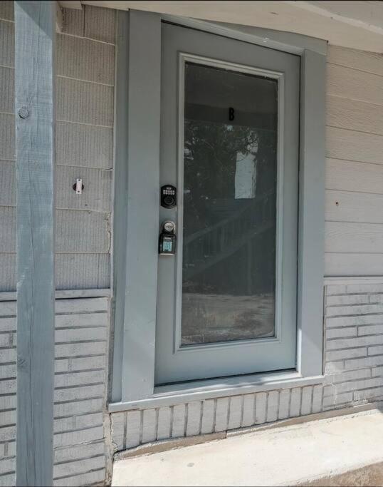 AAV Home Unit#B New!!1BR Near Fort Sam/Pearl/DT - Housity