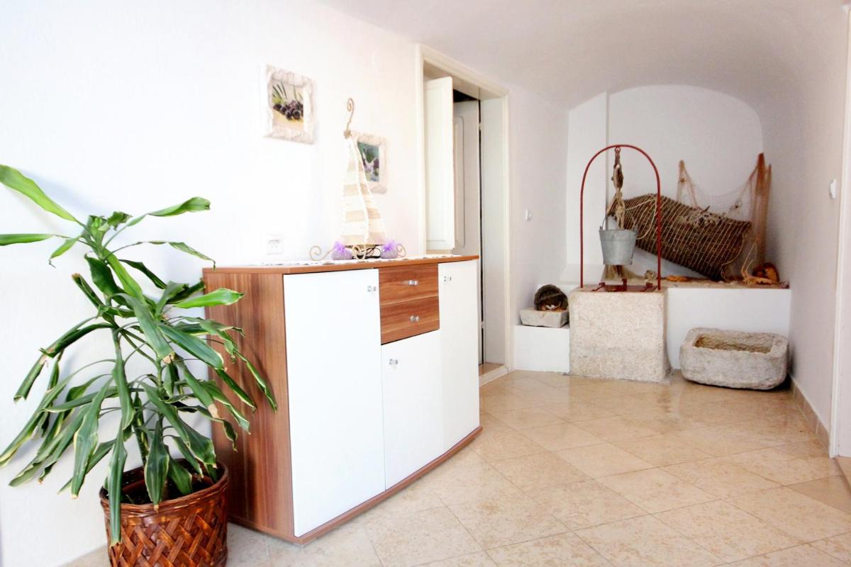 Seaside holiday house Sladjenovici, Dubrovnik - 2163 - Housity