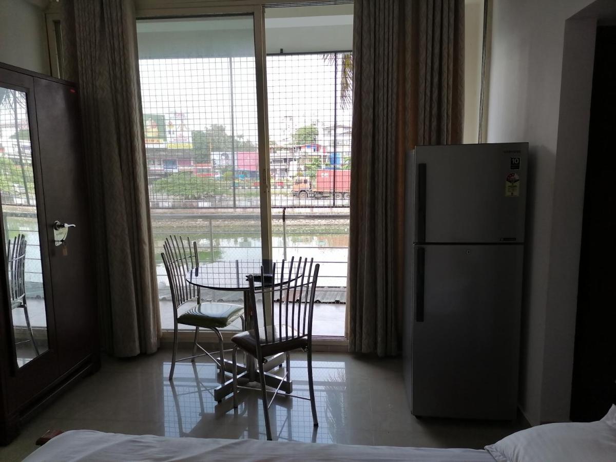 Green Garden Apartments - Housity