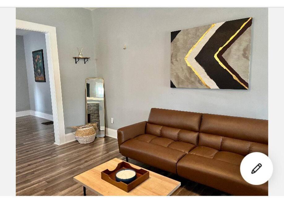 Entire House In DOWNTOWN Indy! - Housity