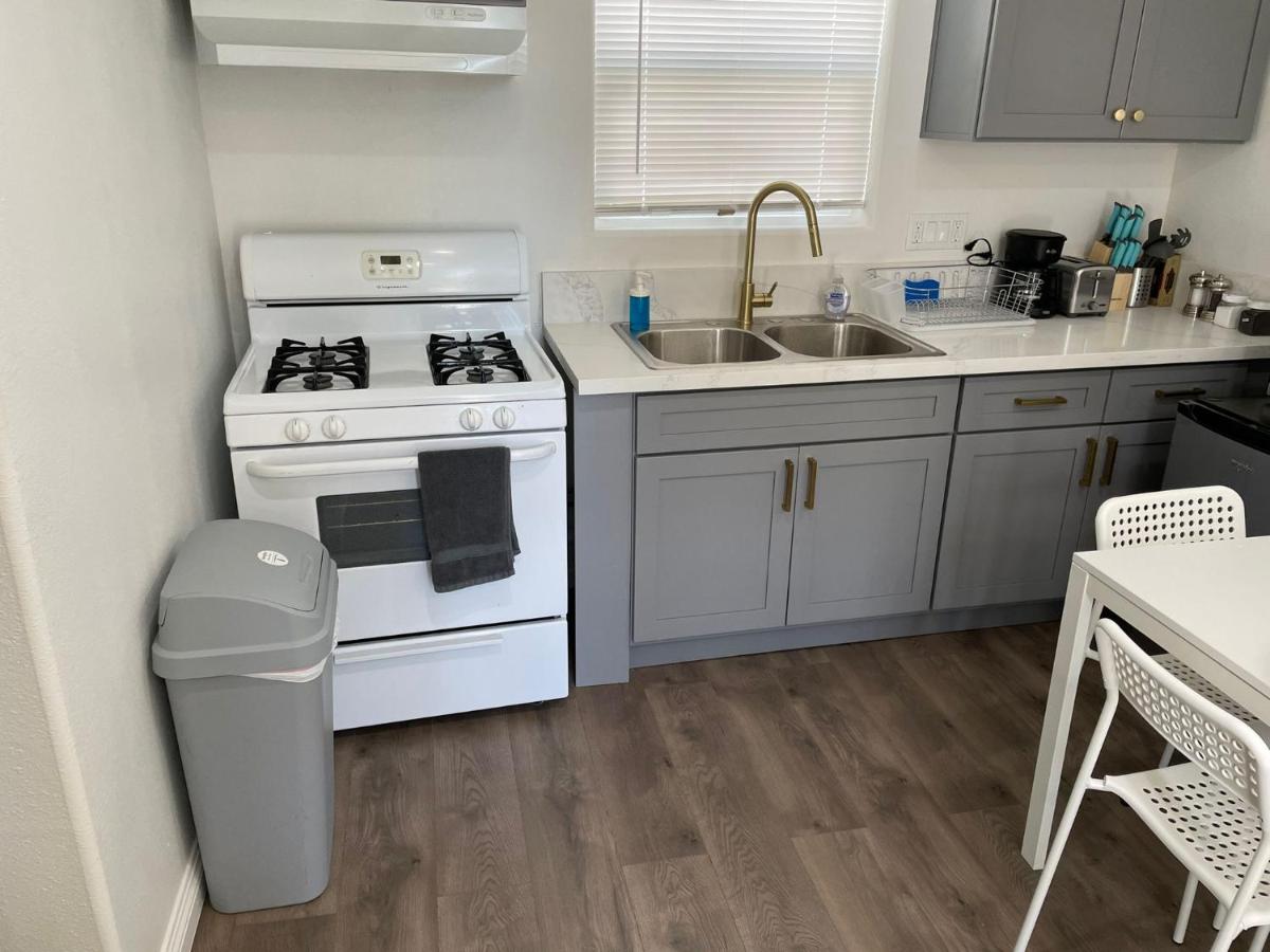 LA Brand New House - Housity