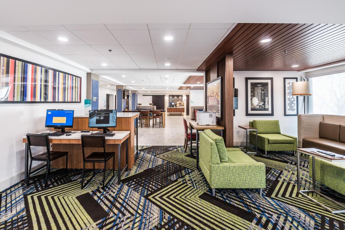 Suitetrails - Holiday Inn Express Flint-Campus Area, an IHG Hotel