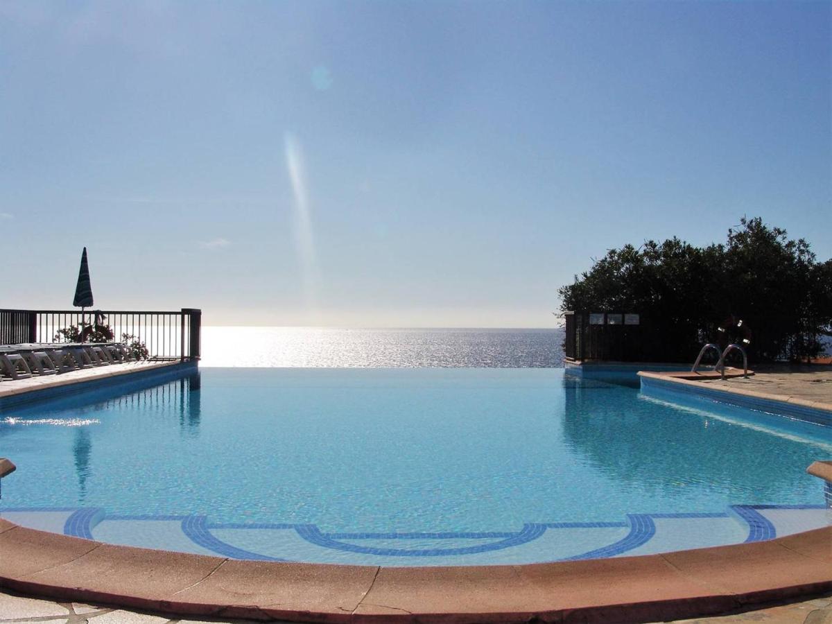 Appartement 2 pièces cabine, 6 couchages, avec piscine et terrasse ensoleillée au Lavandou - FR-1-251-235 - Housity