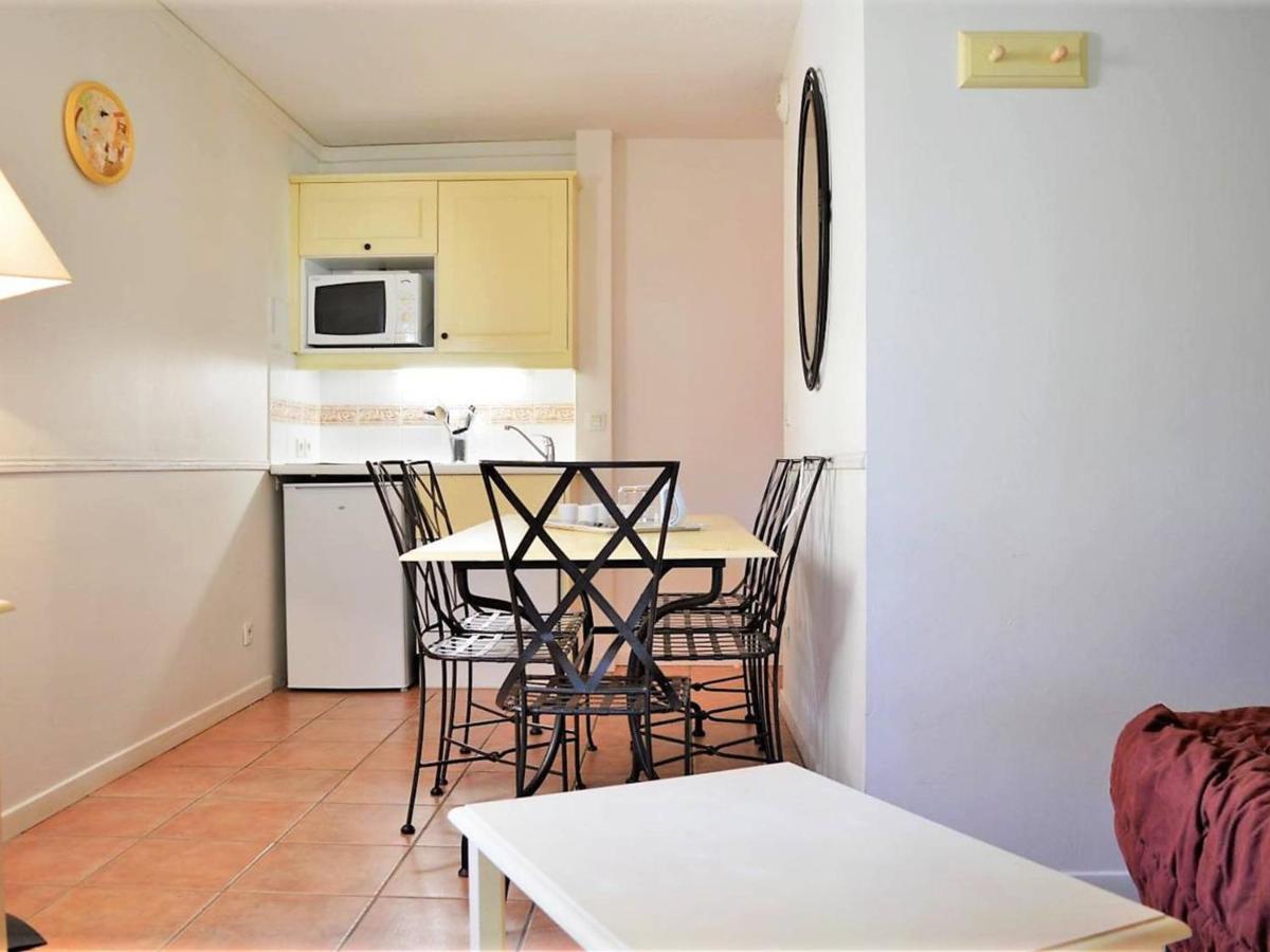 Appartement 2 pièces cabine, 6 couchages, avec piscine et terrasse ensoleillée au Lavandou - FR-1-251-235 - Housity