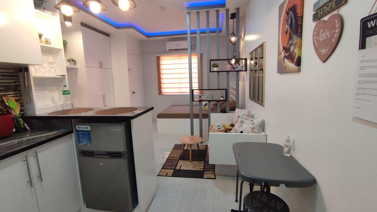 Suitetrails - CG's place (modern condo in cdo)