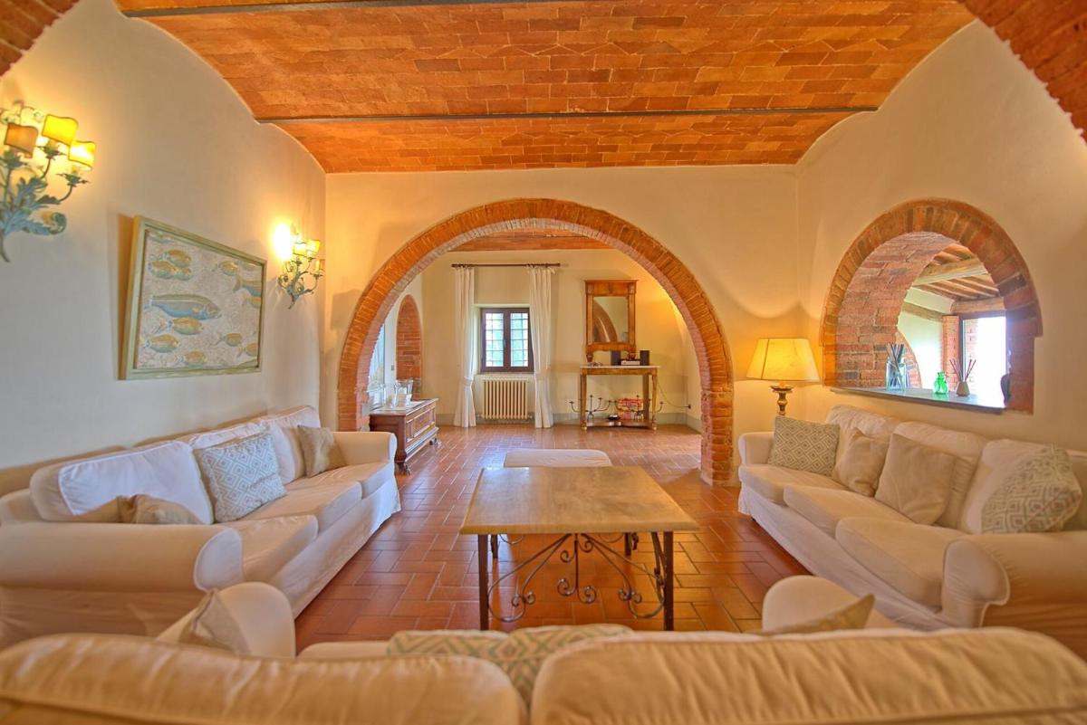 On the coast of the Tyrrhenian Sea combined - Housity