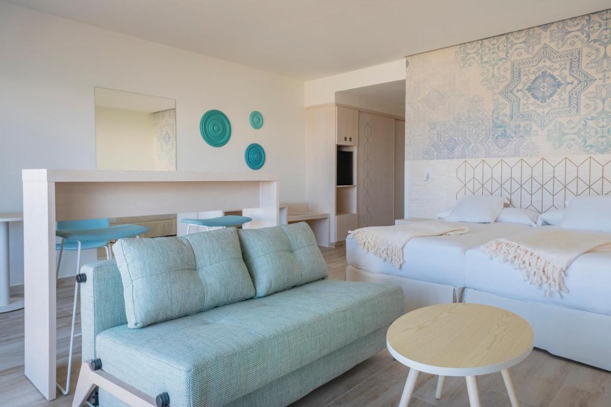 Zona de estar de Iberostar Waves Royal Andalus