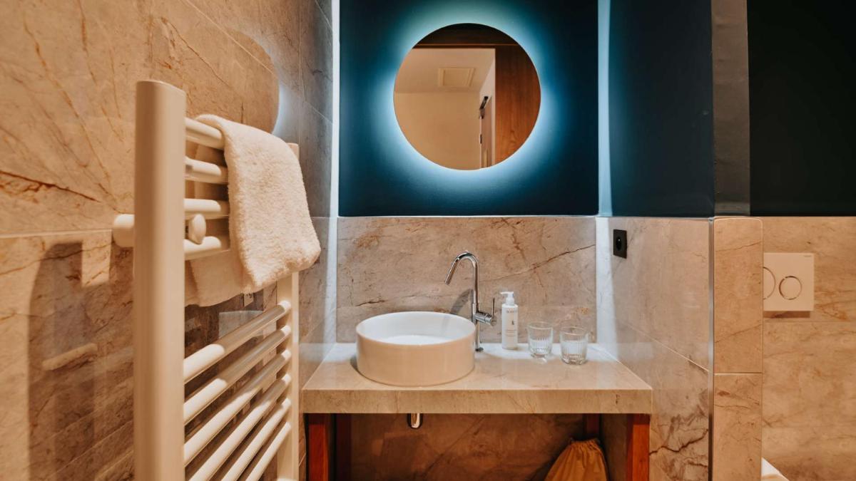 Salle de bains dans l'établissement Keystone Hôtel & Spa