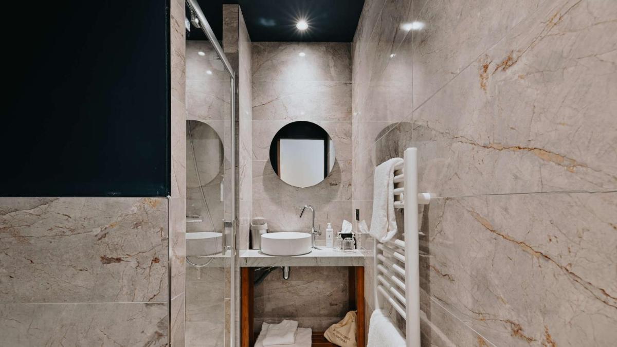 Salle de bains dans l'établissement Keystone Hôtel & Spa