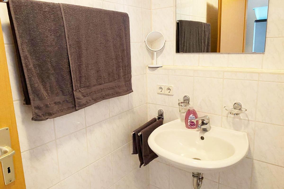 1 Zimmer Apartment mit Balkon - Housity