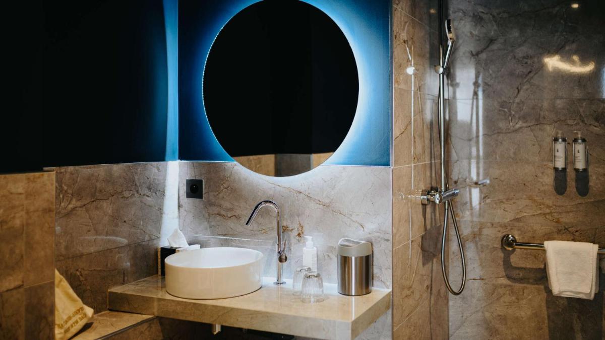 Salle de bains dans l'établissement Keystone Hôtel & Spa