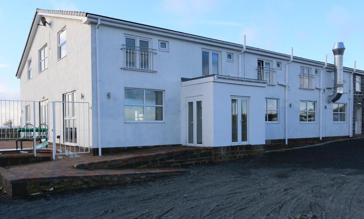 The Brown Horse Hotel - Housity