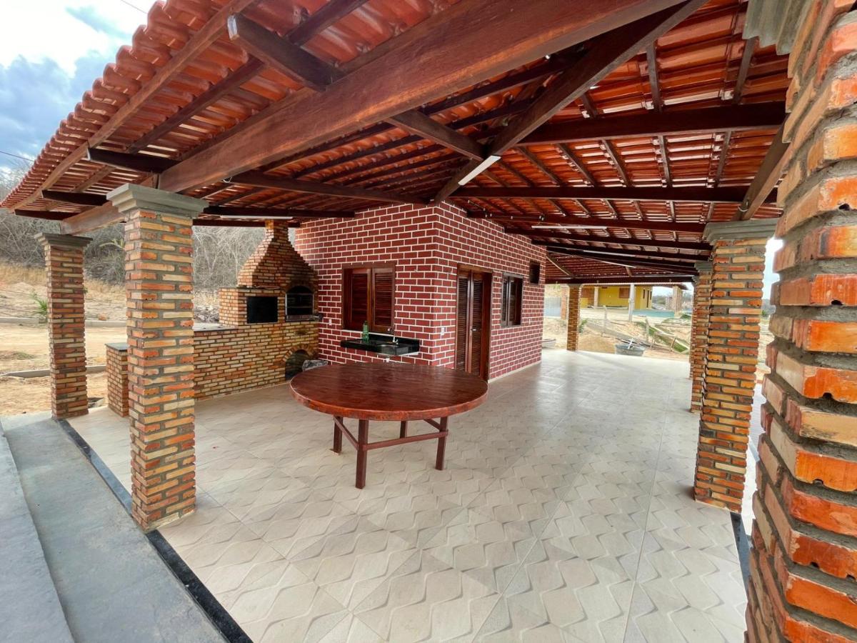 Chalés super confortáveis com piscina e deck - Housity